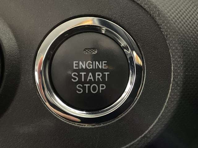 【スマートキー（エンジンスタートストップスイッチ）】スマートキー（電子キー）を持っていれば、スイッチを押すだけでエンジンをかけることができます！