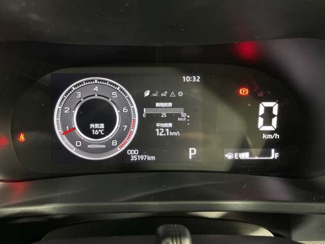 【スピードメーター】『スピードメーター』の画像になります。メーターがシンプルで見やすく運転しやすいですね！