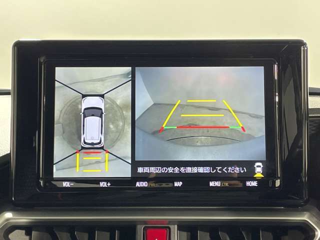 【パノラマモニター】クルマを真上から見下ろした視点で駐車をサポートします！死角からの障害物にいち早く気が付くことができます。