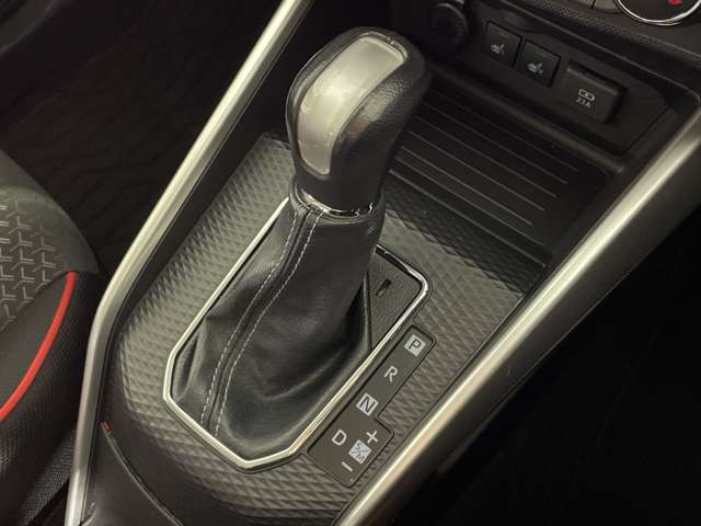 【シフトレバー】『シフトレバー』の画像になります。写真の内容に関してご不明点、ご質問等がございましたらお気軽にガリバー店舗までお問い合わせください。