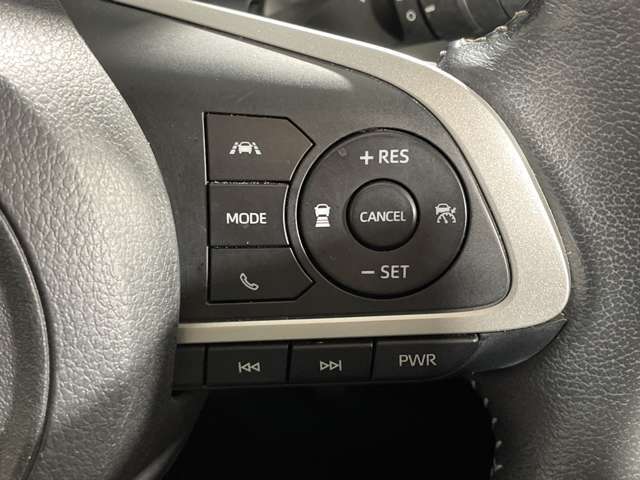 【全車速追従機能付ACC（アダプティブクルーズコントロール）】設定した車速内で自動で加減速ができます。先行車との車間距離を適切に維持した追従走行も可能です！機能には限界があるためご注意ください。