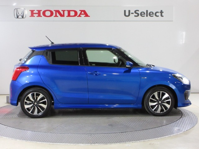 エキサイティングなホットハッチとして、エクステリアデザインは、キャビンを重厚なボディーで包み安定感を出しスポーティーな走りをイメージさせるダイナミックエクステリアデザインですね！