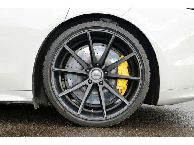 VOSSEN 22インチアルミホイール