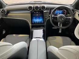 専用のコールセンターに経験豊かなオペレーターが、24時間365日待機。万一の車両トラブルなどが発生した場合、お電話一本で応急処置や車両のけん引、ドライバーや同乗者の方の移動手段手配などサポート。