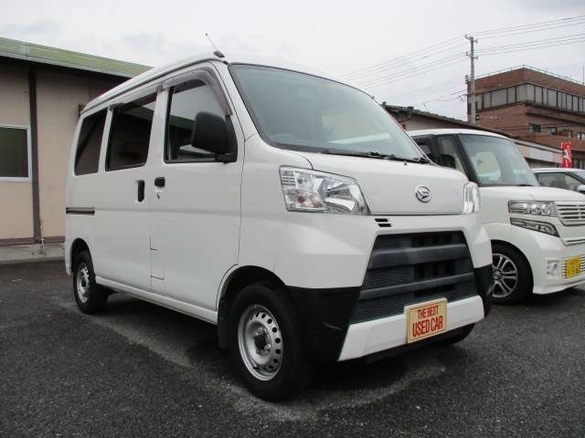 車検整備時に、エンジンオイル、オイルエレメント、バッテリー、ワイパーゴム、エアコンフィルターを交換します。