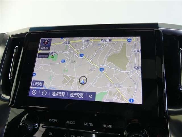 9インチ、ディスプレイオーディオを装備。スマホとクルマをつなぐことで、これまでのナビに加えて、いろいろなサービスが楽しめます。