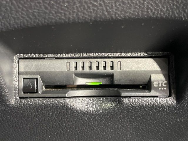 【ETC】高速道路の料金所をストレスなく通過！話題のスポットやサービスエリアに多い「スマートIC」利用時は必須のアイテムです。当店でセットアップを実施、ご納車当日からすぐにご利用いただけます！