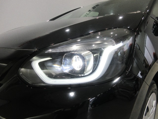 LEDヘッドライトを装備しています。光軸のはっきりした明るいヘッドライトは暗い夜道で効力を発揮します！