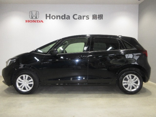 ホンダ独自の技術センタータンクレイアウト採用！室内空間を犠牲にすることなく低床低重心を実現しました。乗り降りもラクラクです♪