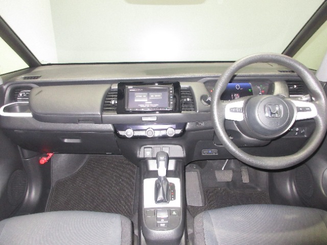 インパネ周りはこのようなレイアウトになっております。