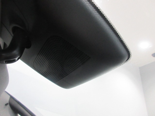 ホンダセンシング搭載！ACC（アダプティブクルーズコントロール）で前車追従機能がありますので、長距離ドライブも快適に運転できる装備です！他にもあると便利な機能が複数ついています♪