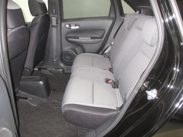 リアシートも綺麗な状態です。