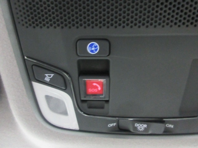 Honda CONNECT対応で従来のナビより便利が広がったナビディスプレイを装備しています♪