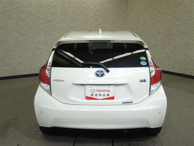 バックカメラが付いているので後方確認が非常にしやすいです。今や運転初心者も熟練者も必須装備！ついていて損はないですね♪