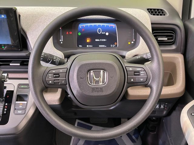 【ステアリングスイッチ】運転中、前方から目線をそらすことなく、オーディオ等の操作が可能な便利機能！安心＆快適なドライブを演出してくれます♪