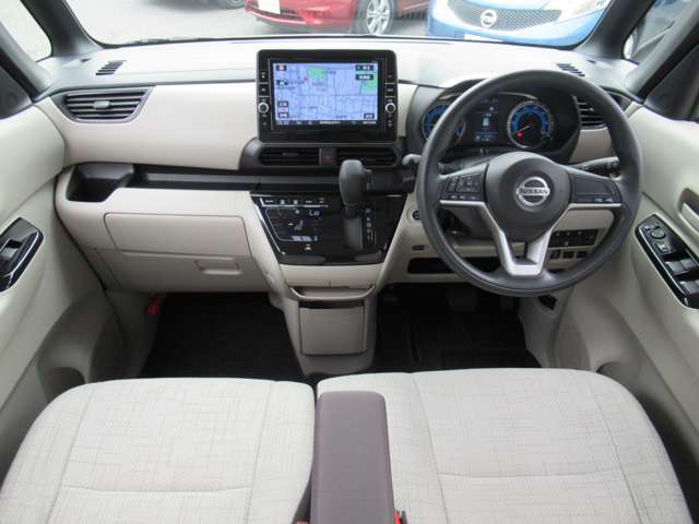 全国日産中古車ディーラー保証付き♪♪ お住まいのご近所の日産ディーラーをご利用いただけますので、とっても便利です♪♪