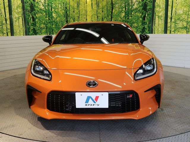 弊社では、全車『修復歴なし』のお車のみ取り扱っております。専任バイヤーによる厳選した仕入れの後、入庫後の車両チェックを行い、ネクステージが認定した高品質な中古車をご提供しております。