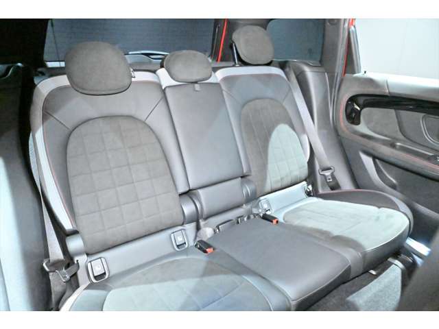 ルームクリーニング済みの車内はとっても綺麗☆さらに納車前クリーニングを施工しますのでさらにキレイになります！！インテリアの仕様変更なども承っておりますので、お気軽にご相談ください！！