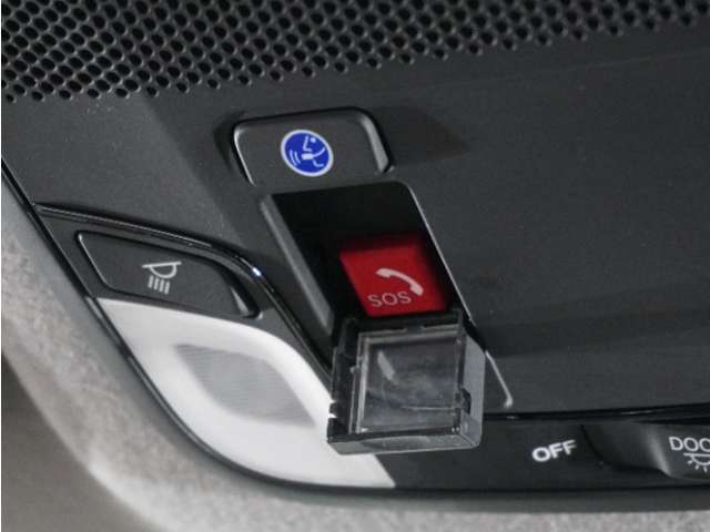 新世代コネクテッド技術「Honda CONNECT」搭載。緊急時にオペレーターのサポートを受けることも可能です。
