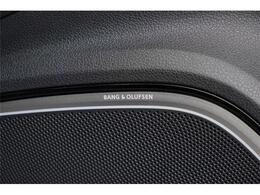 メーカーオプションのBANG＆OLUFSENサウンドシステム装備☆デンマークの高級音響ブランドであるBANG＆OLUFSENとの共同開発したオーディオ☆原音に忠実な高音質なサウンドを楽しめます☆