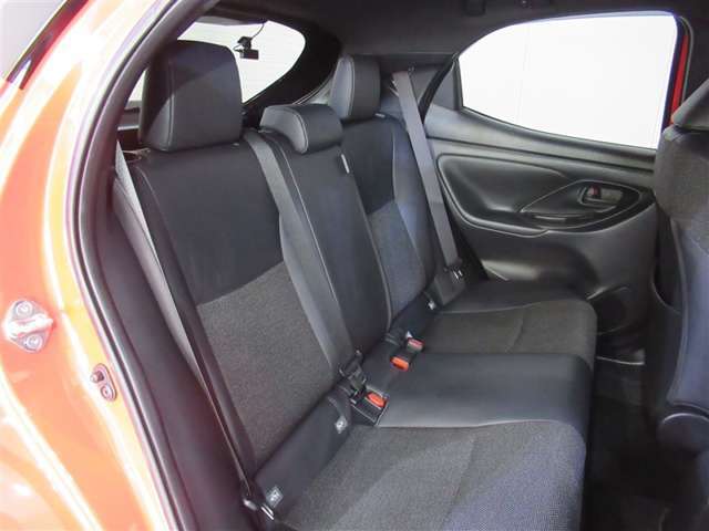 リヤシートも、もちろんクリーニング済みです♪