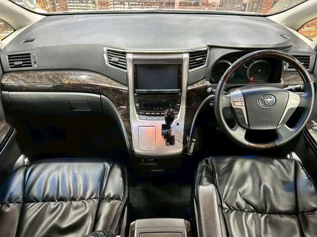 大阪府四条畷市にミニバン車を『お値打ち価格』で展示している良質中古車専門店です。全車、事故歴修復歴なしの車両限定で取り扱い！。関西地域で最もお得な価格かつ最良質車をご提供できるよう努めております。