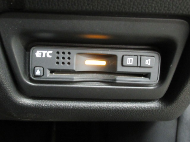 ■ETC付きですから高速道路も楽々ですよ☆しかも休日の割引も適用されますから経済的にも安心な装備ですよ☆