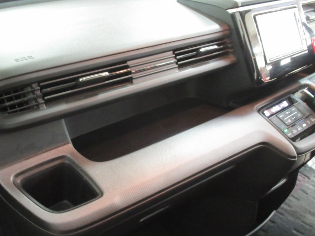 納車前に当店ディーラー整備工場にて点検、車検整備をしっかりしてからお引渡し致します。　点検項目など、詳細に関しましてはスタッフへお問い合わせ下さいませ！　今後のメンテナンスもお任せ下さいませ！