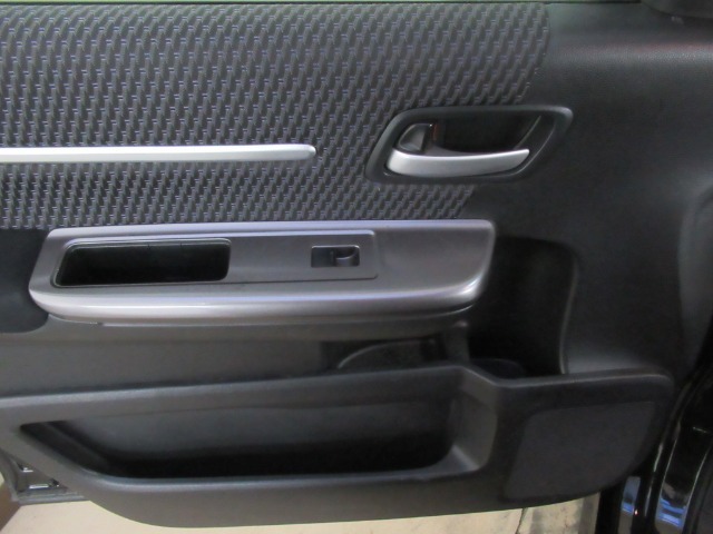 点検整備費用が本体価格に含まれております。　納車前に当社工場にて点検・車検整備を実施してお引き渡し致します。