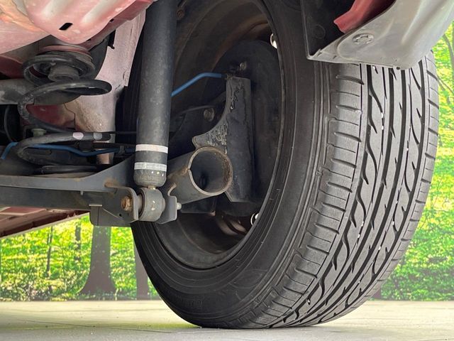 お車を安心してお乗りいただく為には、足回りの定期点検が欠かせません。サービスサポート（有償保証）では無料点検もご提供しており、安心のカーライフをお過ごしいただけるサポート体制が整っています。