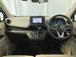 メーターやシフト、スイッチ位置など運転席まわりの配置はしっくりいきたいものですね！まずは座ってチェックしてみて下さい♪