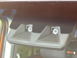 【スマートアシスト】走行中に前方の車両等を認識し、衝突しそうな時は警報とブレーキで衝突回避と被害軽減をアシスト。より安全にドライブをお楽しみいただけます。