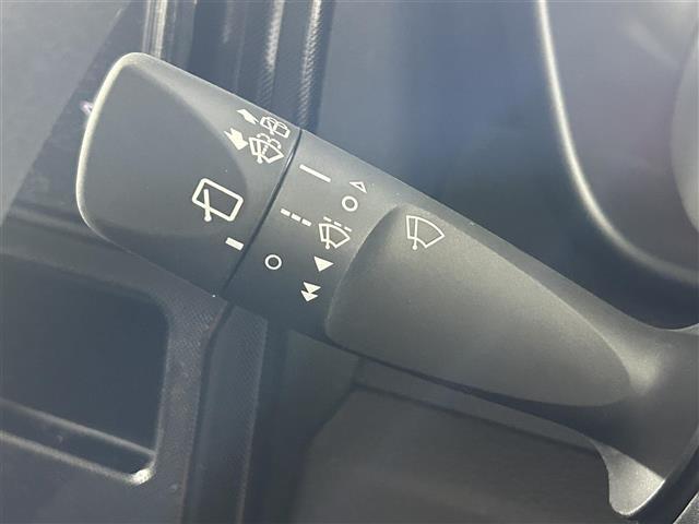 【運転席操作部】快適なドライブを楽しむための機能が装備されています！運転席から触れるので、使いやすいです！除菌プランいれていただくと、さらに清潔で安心していただけます！