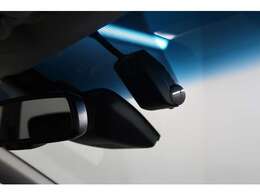 衝撃を検知すると記録録画も可能　ドライブレコーダー　※保証対象外