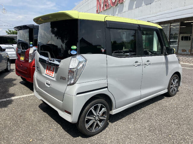 軽専門ナオイオート！　新車　未使用車　中古軽自動車の専門店の品揃え！　純正ナビ地デジ　全方位モニター　ドライブレコーダー　両側パワースライドドア　サーキュレーター