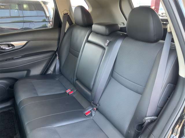 『中古だから現車見に行きたいけどなかなか行けない・・』ご安心ください◎追加でご覧になりたい箇所のお写真やビデオ通話でオンライン商談も承っておりますので、お気軽にお申し付けください◎