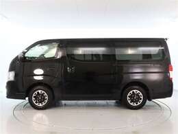 おひとり、恋人、ご友人、ご家族など、少人数でも大人数でもお出かけが楽しめます。この車で楽しいドライビングライフを送りましょう♪