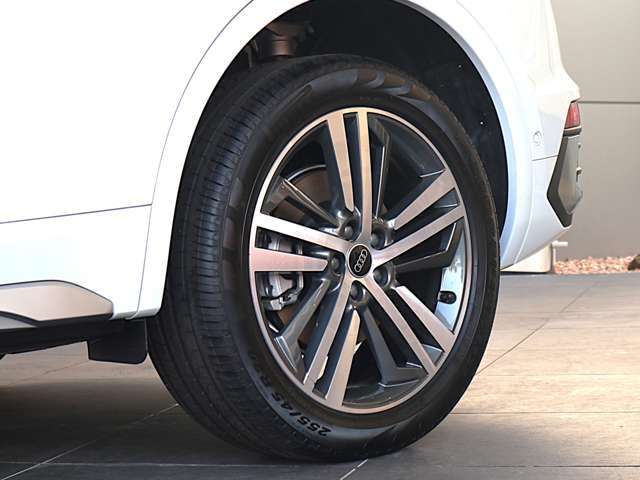 アウディ Q5スポーツバック 40 TDI クワトロ Sライン ディーゼル