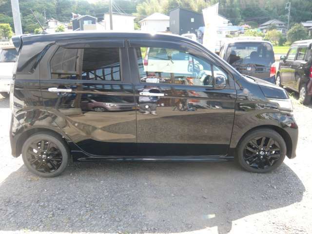 お車に合わせてしっかりと点検を行っております。安心安全にお乗りいただく為に欠かせない作業です！