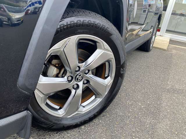 4WD☆純正9インチナビ☆バックカメラ☆レザーシート☆パワーシート☆シート＆ハンドルヒーター☆パワーバックドア☆LEDライト☆スマートキー☆セーフティセンス☆レーダークルーズ☆BSM☆ETC☆試乗OK