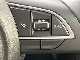 【クルーズコントロール】高速道路もラクラク走行。アクセルを離しても一定速度で走行ができ、長距離運転時の負担を軽減！加速・減速も簡単なスイッチ操作で調整できます。