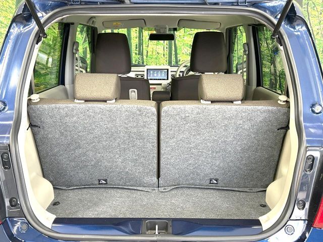 普段のお買い物や通勤、送迎等に十分な荷室スペースを確保しております。セカンドシートを倒すと、大きな荷物の積載も可能です♪