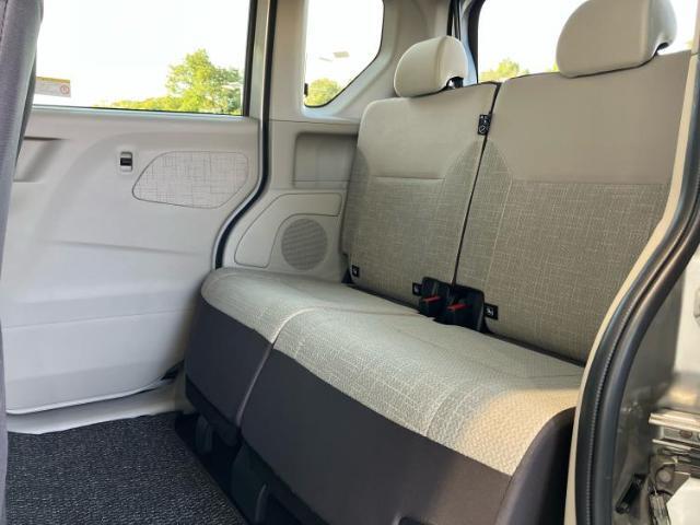 WECARSでは各商談席に大型モニターをご用意しております！見やすい大画面でゆったりと全国の在庫をご覧いただけます！是非ご来店お待ちしております！