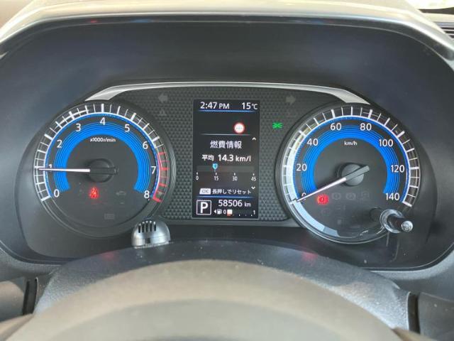 WECARSの展示場では実際に見て、触ってお車をお選びいただけます！知識の豊富な営業スタッフが様々なカーライフをご提案いたします！