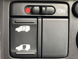 【パワースライドドア】スマートキーや運転席のスイッチでスライドドアの開閉が可能♪電動だから力を入れてドアを開ける必要が無く、小さいお子様でも、重い荷物を持っている時もラクに開け閉めできます♪