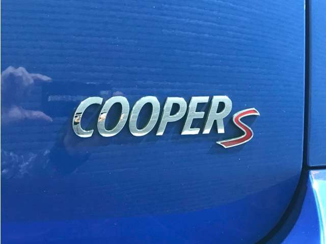 充実装備の1台入荷致しました♪ぜひ実車を見に来てください♪