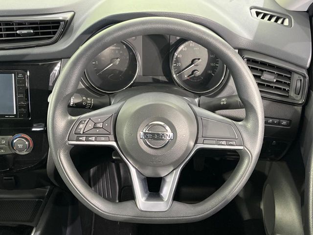 ステアリングも使用感が少なく、きれいな状態となっております♪