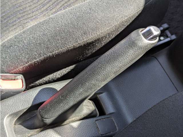 全車除菌作業実施済みになります。スタッフも検温、マスク着用しております。実際にお車を見たいお客様、試乗したいお客様もご安心下さい。