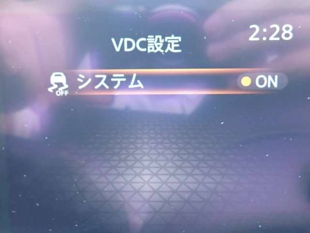 VDC（横滑り防止装置）が装備されており滑りやすい道や障害物を回避した際に車両を安定させてくれますので安心です♪