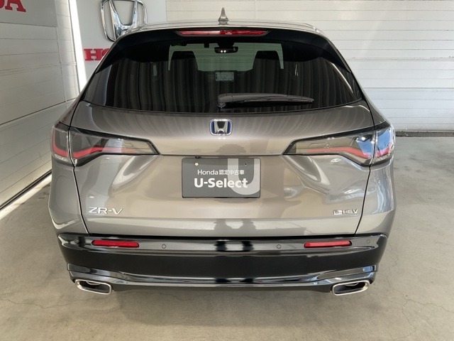 大きい全幅が1クラス上の風格を与えています。